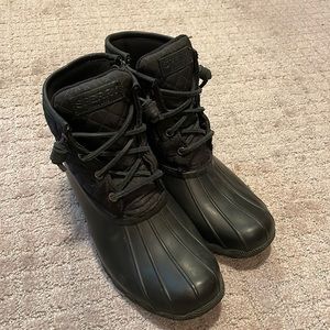 Woman’s saltwater sperry rain boot size 7